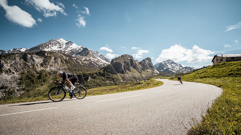 Cycling up Cormet de Roselend from Bourg-Saint-Maurice