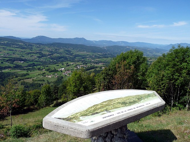 Vue depuis le site de la Vierge de Vacheresse