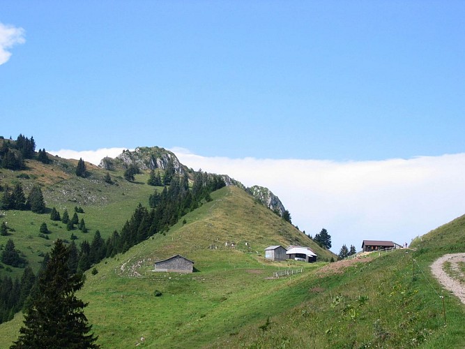 "Les Chalets de Pertuis" Hike