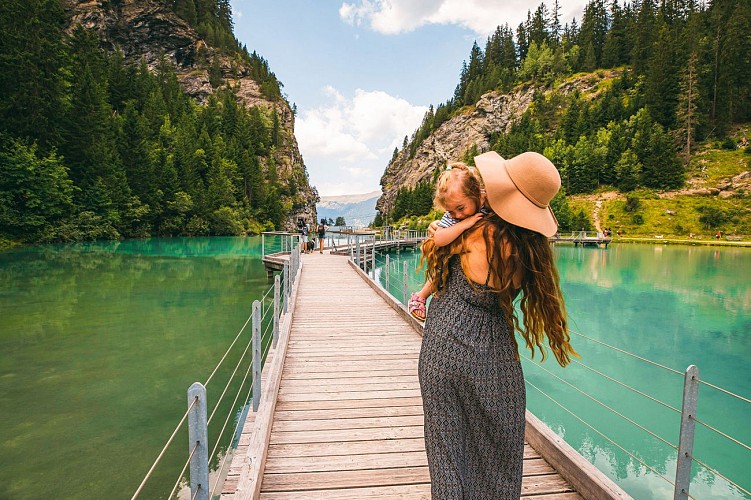 Torrent et lac de la Rosière