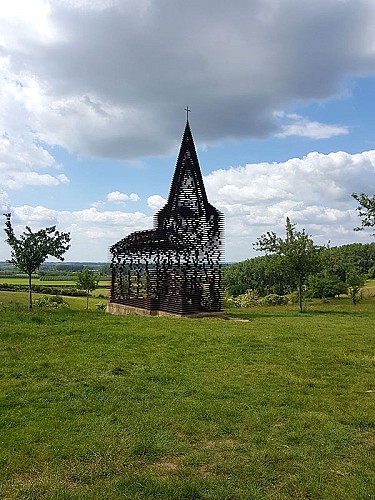 Vergers et église transparente à Looz