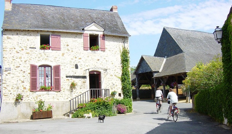 CIRCUIT DES MOTTES À SAINT-DENIS-D'ANJOU (n°28)