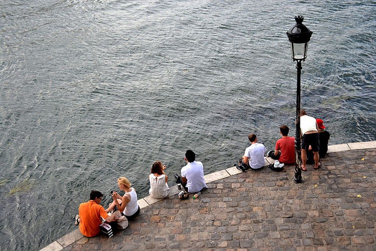 Picknick am Ufer der Seine