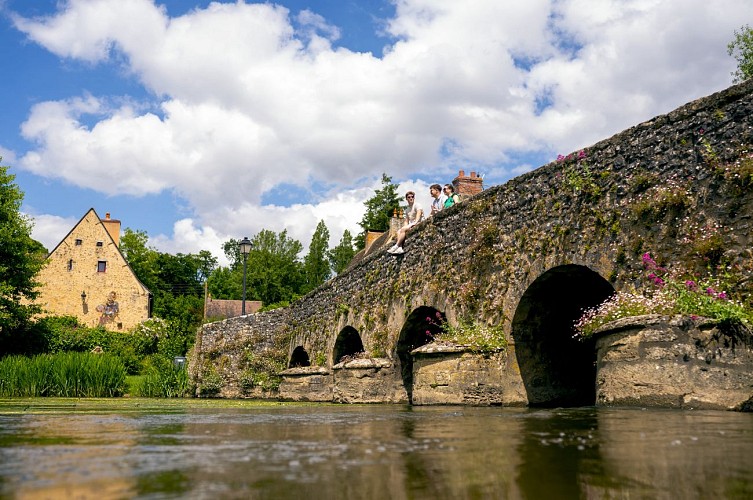 Pont médiéval sur la Vègre
