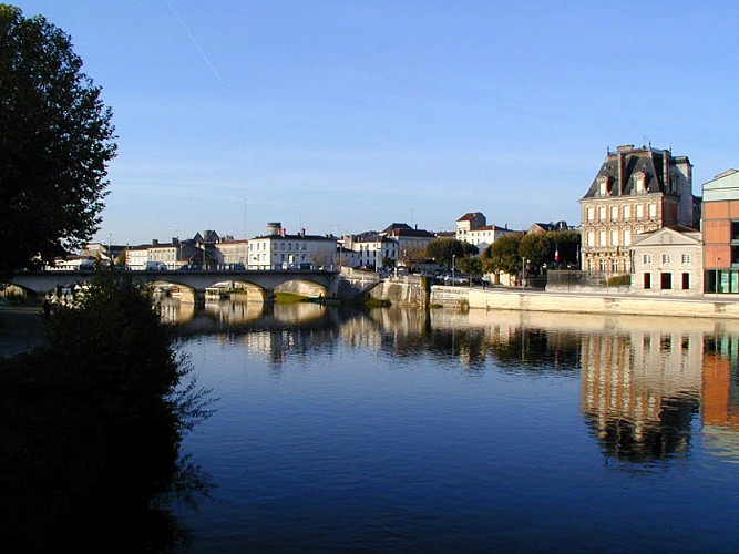 La Charente, le bel arrière-pays vallonné du Cognac