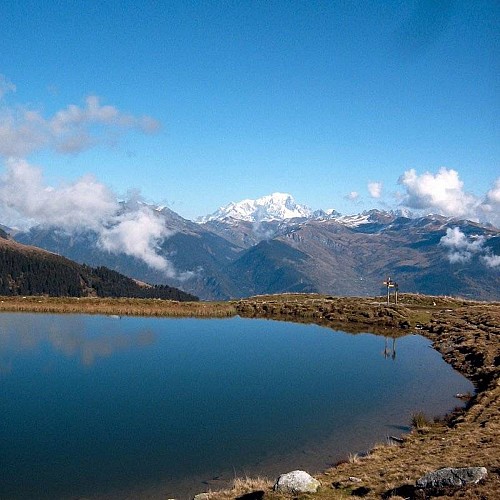 Vue sur le Mont Blanc depuis le Lac de l'Arpettaz