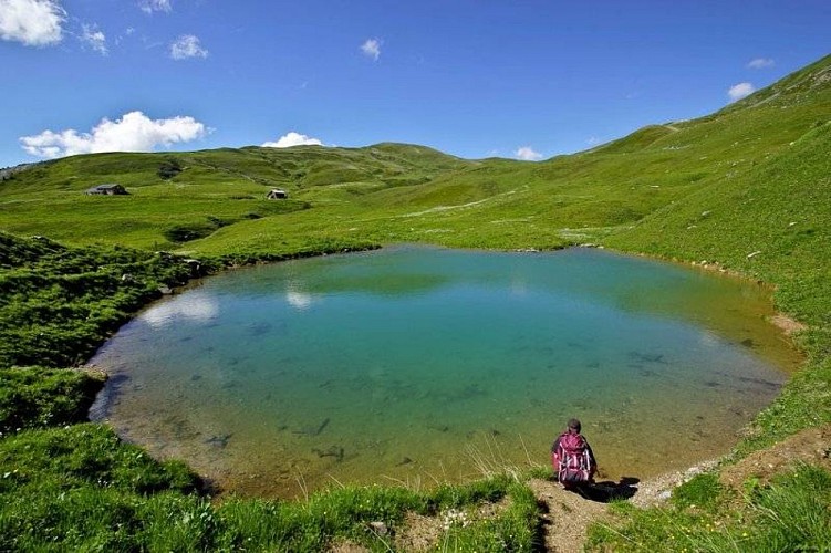 Vue sur le refuge du Nant du Beurre