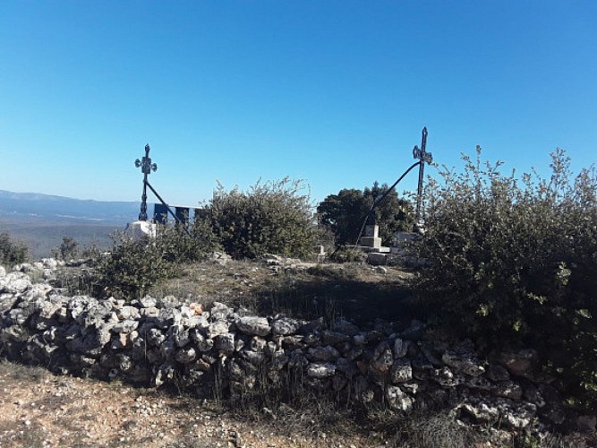 Randonnée pédagogique, des pierres et des jeux, Tavernes