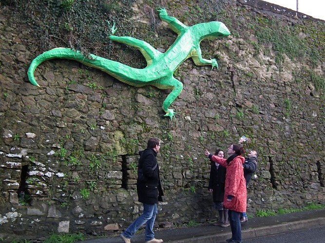 Balade intra-muros à Montjean-sur-Loire : son patrimoine industriel et fluvial et ses sculptures monumentales