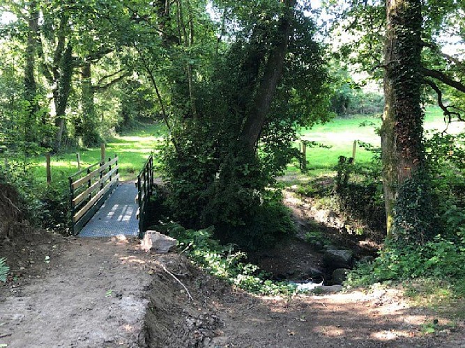 SENTIER DE L'AUZANCE