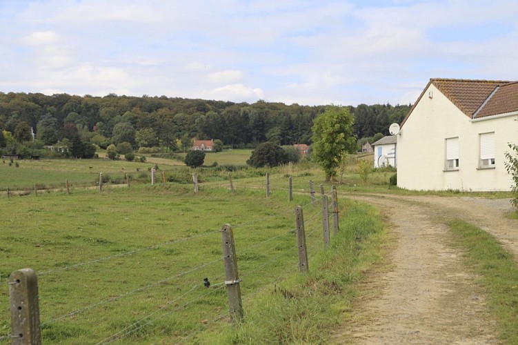 A pied, autour du Mont-de-l'Enclus