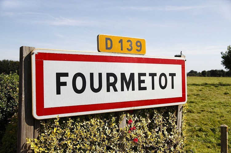 18. Pad van de Knotbomen – Vertrekpunt: Le Perrey (kerk van Fourmetot)