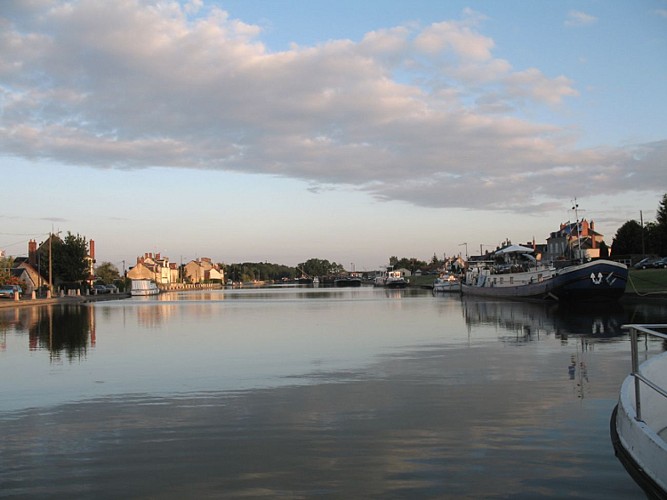 Canal latéral à la Loire 