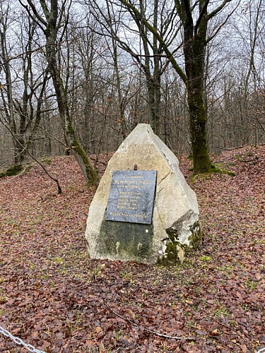 Monument Fusillés la Glandée