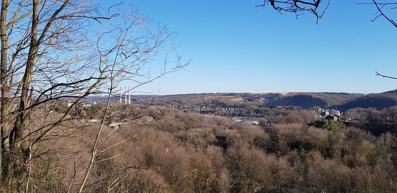 Les anciens moulins des Awirs, le château d'Oulhaye et la grotte Schmerling