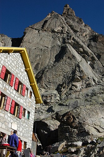 Refuge du Soreiller - randonnée depuis les Étages_Saint-Christophe-en-Oisans