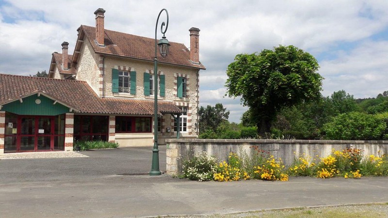 mairie vallereuil