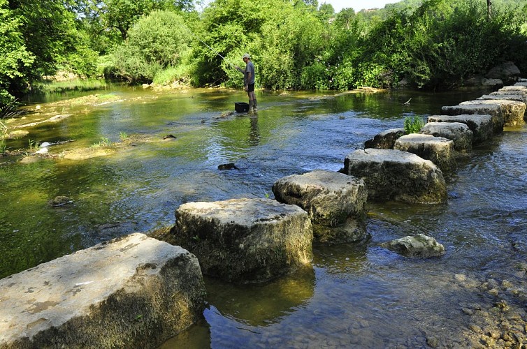 Coast of Thioles, Menhir and fords