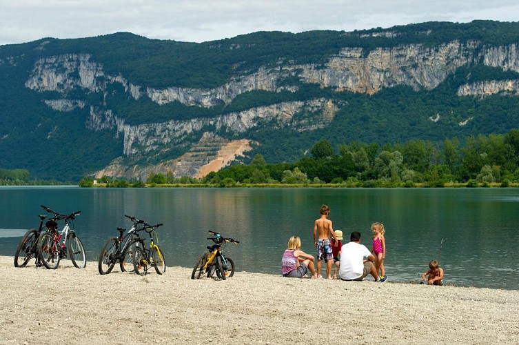 A vélo au bord du lac Glandieu
