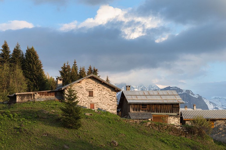 Le Tour des Montagnettes