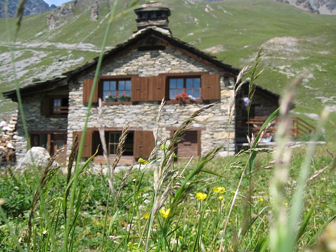 Hike to the Vallonbrun refuge