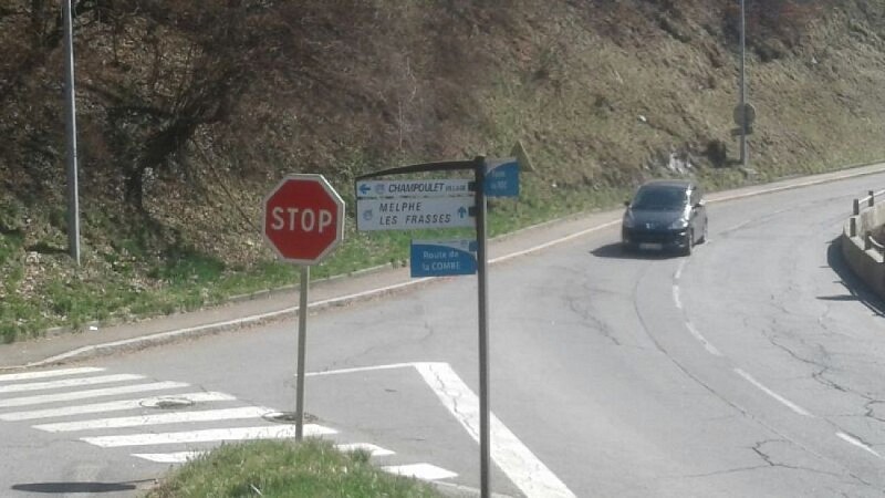 Carrefour Champoulet Village