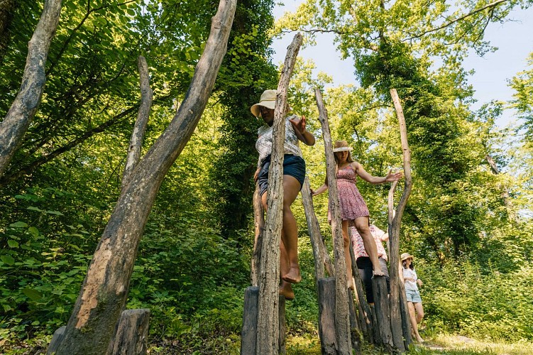 Sentiero a piedi nudi: natura e sensi