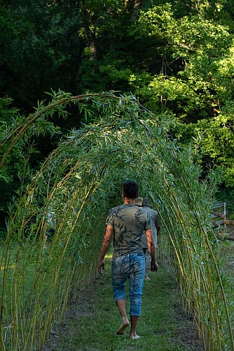 Sentiero a piedi nudi: natura e sensi