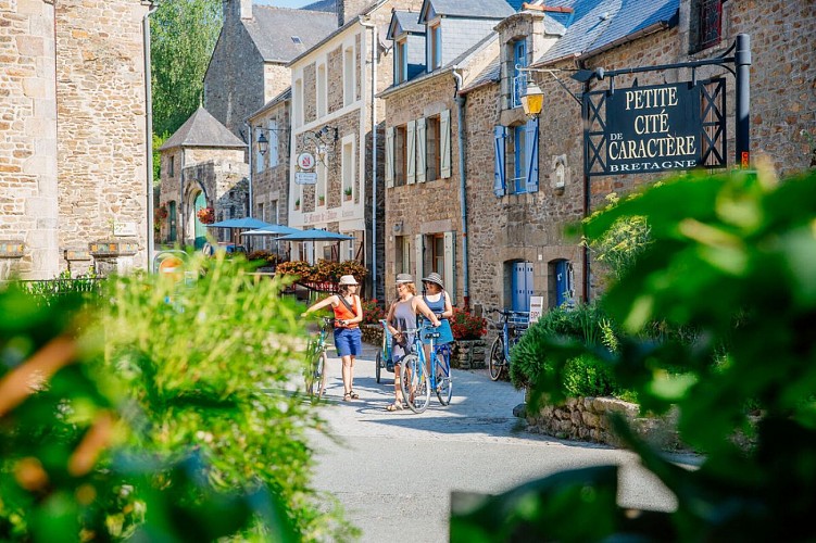 Du château de Dinan à l'Abbaye de Léhon