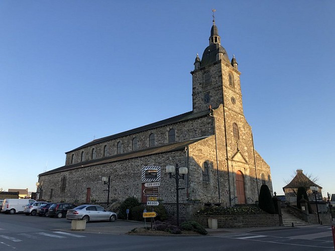 Eglise Irodouer - départ du circuit (1)