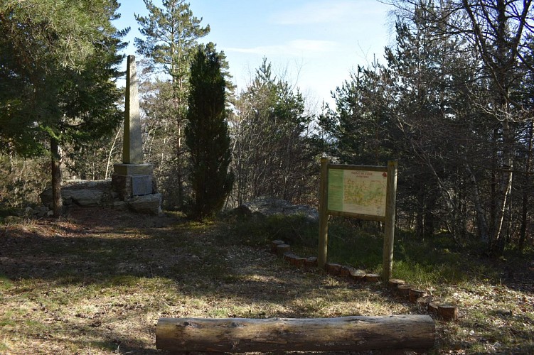 Puech Farrat-Clavières-Margeride-Cantal-Auvergne