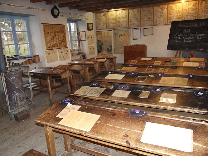 Ecole Fontille-Ruynes-Margeride-Cantal-Auvergne