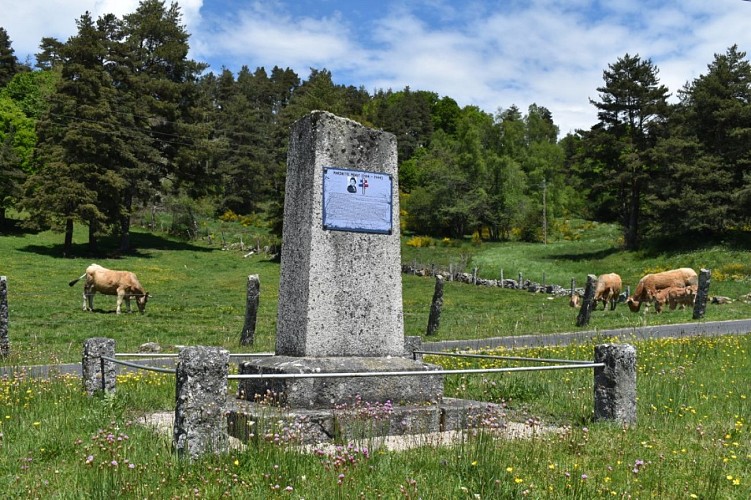 Cheminn des écoliers Saint-Just-Margeride-Cantal-Auvergne