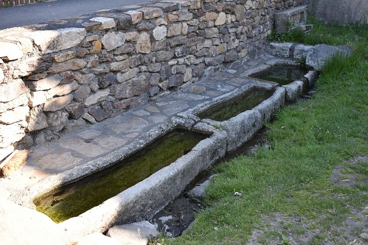 Chemin des écoliers-Lorcières-Margeride-Cantal-Auvergne