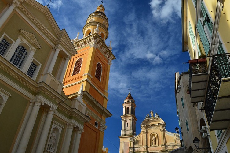 Campaniles la Basilique St-Michel et Chapelle de l'Immaculée-Conception