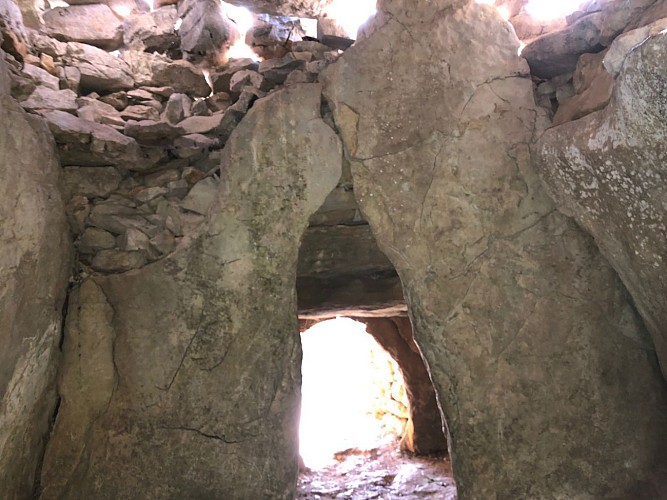 Les Marches des Géants et le dolmen de Lamalou