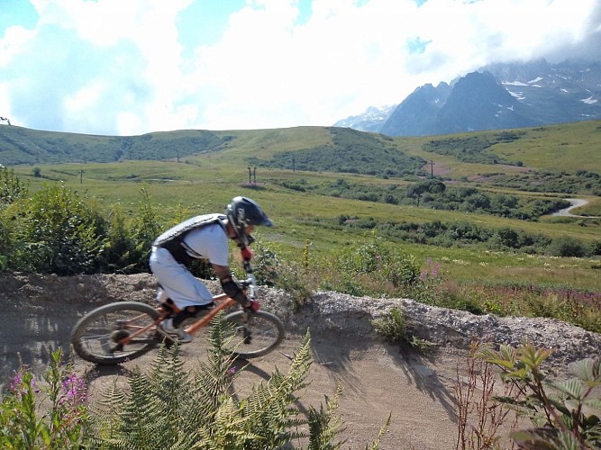 Mountain bike downhill  VTT "Rochat Bike"