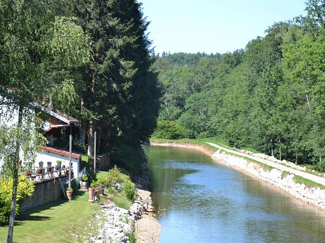 DER RADWANDERWEG „VOIE BLEUE“ - BAINS LES BAINS – CORRE