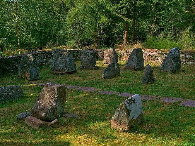 WANDERWEG : CIMETIÈRE GALLO-ROMAIN DE WALSCHEID