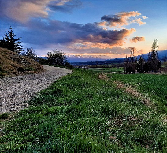 Llivia et vue sur la Sierra del Cadi