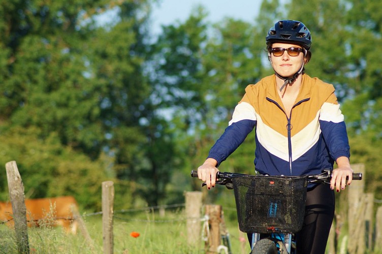 Boucle cyclable F1 : rendez-vous au château à vélo : Saint-Jodard / Château de la Roche