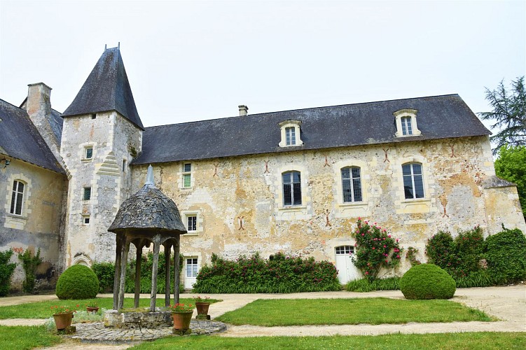 SENTIER DE RANDONNÉE SUR LE CHEMIN DE L'ABBAYE DE LA BOISSIÈRE