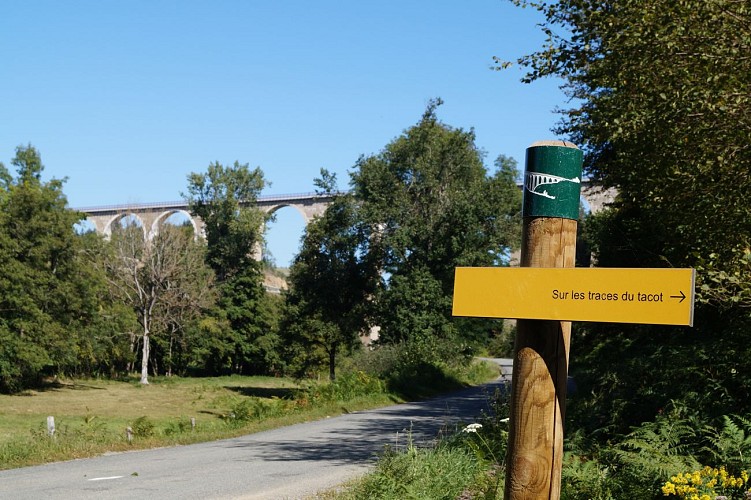 Sentier découverte du viaduc du pont marteau : sur les traces du tacot