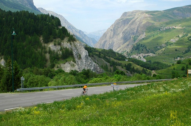Vélo de Villar d'Arène à Alpe d'Huez