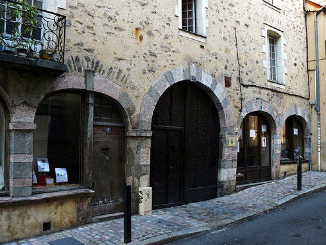 Un faubourg sur la route de Bretagne