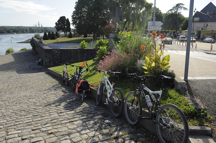 A vélo, les petits coins secrets de la Loire.