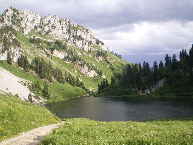 Randonnée : boucle des Thoules au lac d'Arvouin