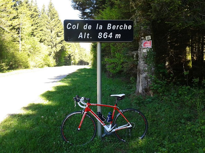 Le nord du plateau d'Hauteville par le lac de Nantua