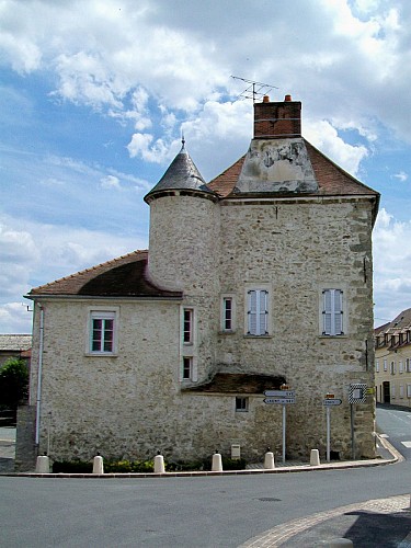 Maison forte, Ver-sur-Launette