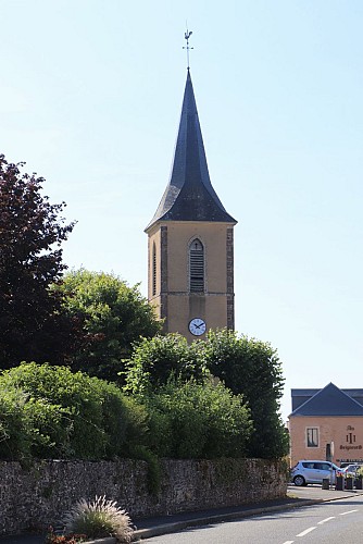 PEZÉ-LE-ROBERT - CIRCUIT LE VILLAGE ET LA FORÊT 